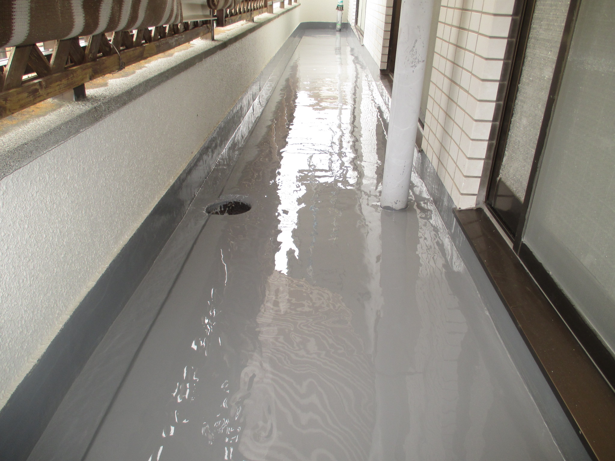 川崎市宮前区にあるマンションのバルコニー床の防水工事