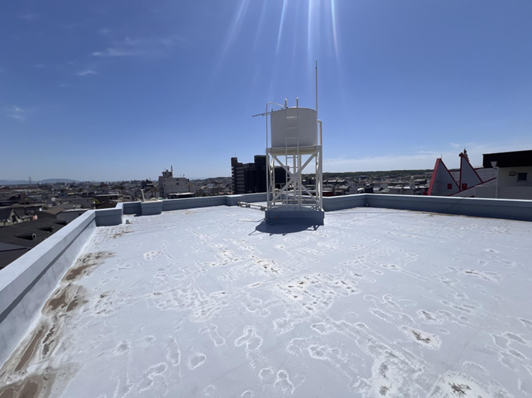 【マンションの屋上防水】種類や耐用年数・劣化の症状などを解説