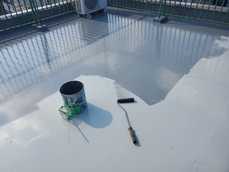 屋上防水を自分でやる方法やリスク・注意点を解説
